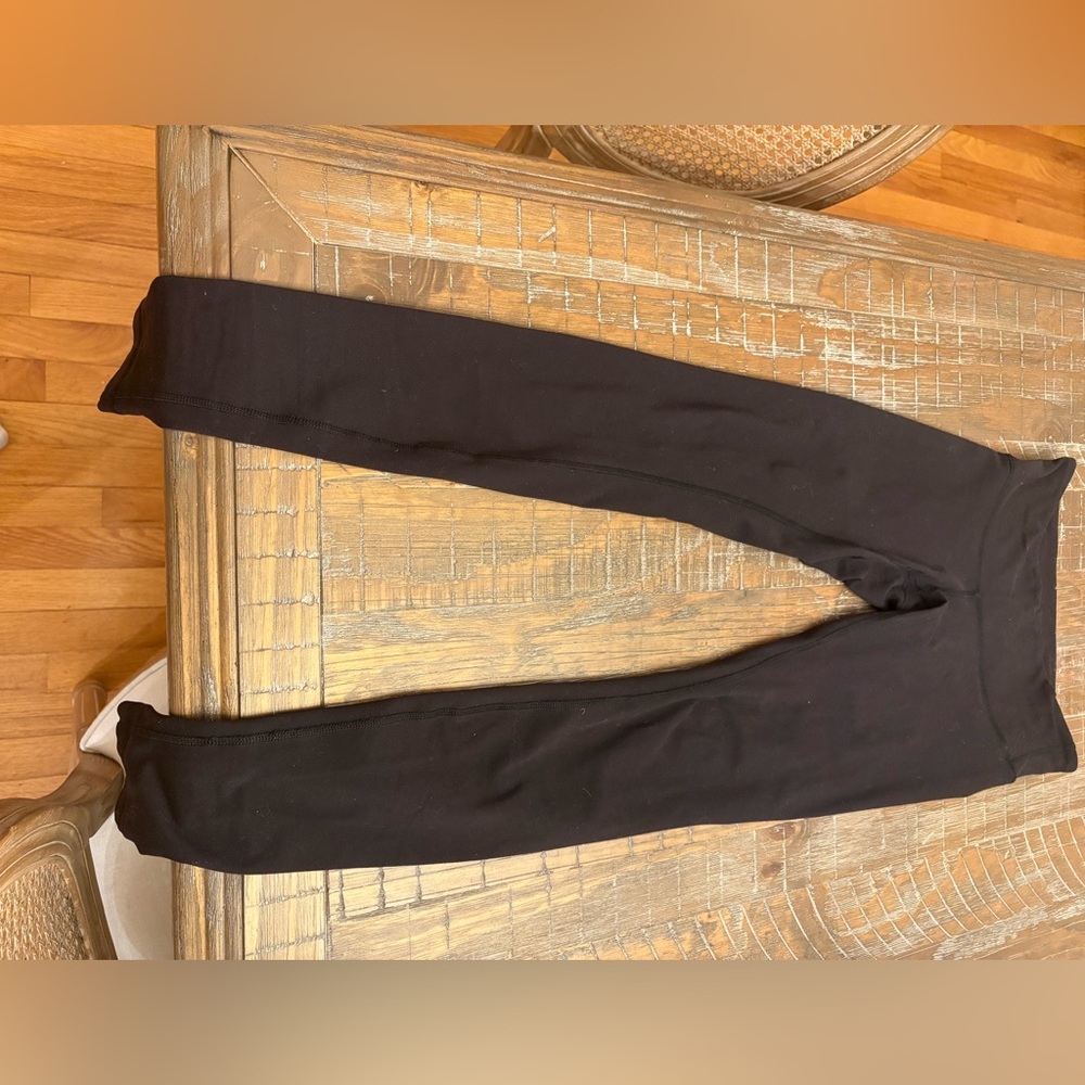 Lululemon black size 4 leggings 29 inch inseam